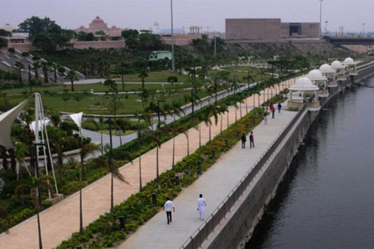 Gomti River front